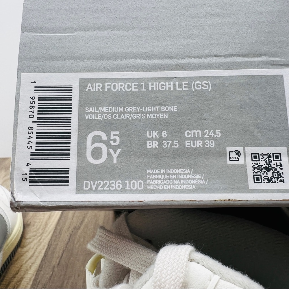 Nike Air Force 1 High LE - Picture 7 of 8